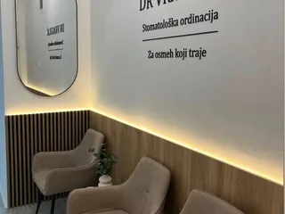 Čekaonica ordinacije Dr Vragolić, prijatan prostor pre pregleda